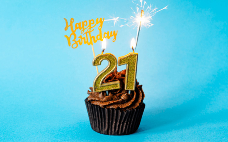 The Best Gift Card Ideas for a 21st Birthday